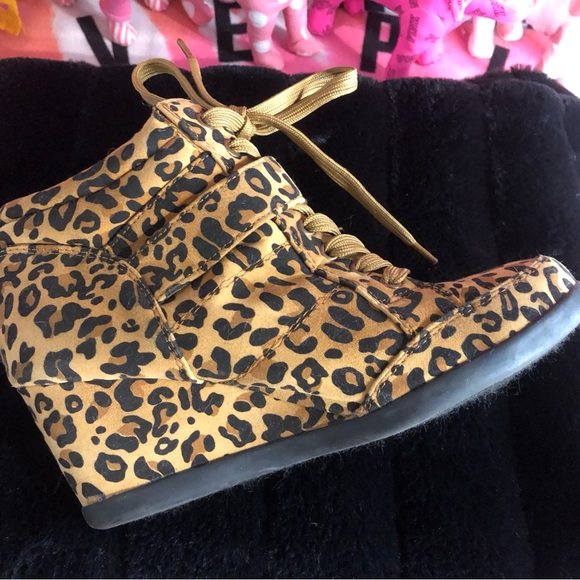 NWOT Forever 21 Leopard High-Top Bootie Sneakers - Picture 4 of 9